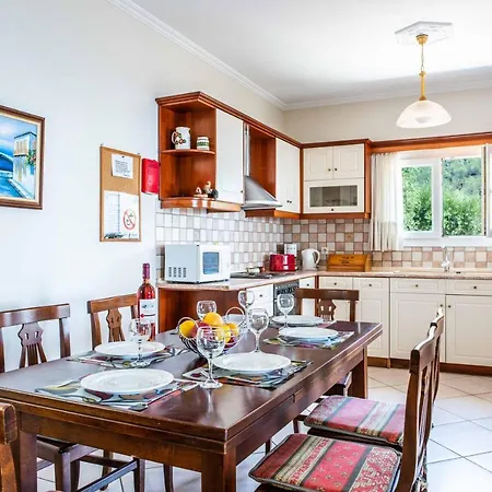 Nefeli Ниссаки